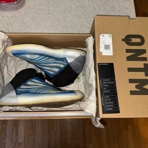 Yeezy QNTM Frozen Blue M12